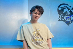 KPL解说瓶子成为五人小弟，粉丝不服气？看到对战实况不敢出声