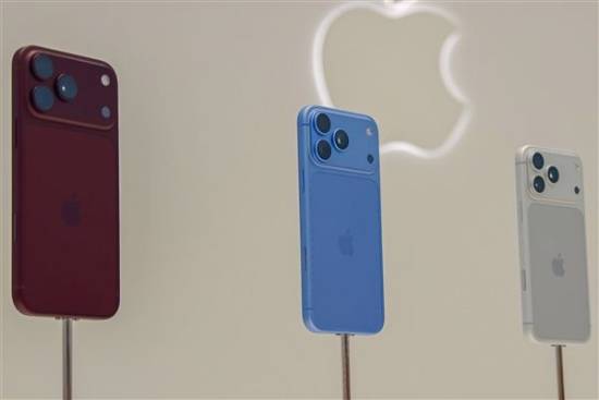 博主首拆iPhone 18 Pro：屏幕现坏点，安兔兔跑分不到340万不及小米玄戒O3