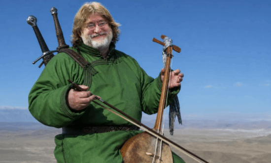 《反恐精英》之父爆料：Gabe Newell 曾痴迷蒙古喉音唱法与冷兵器收藏