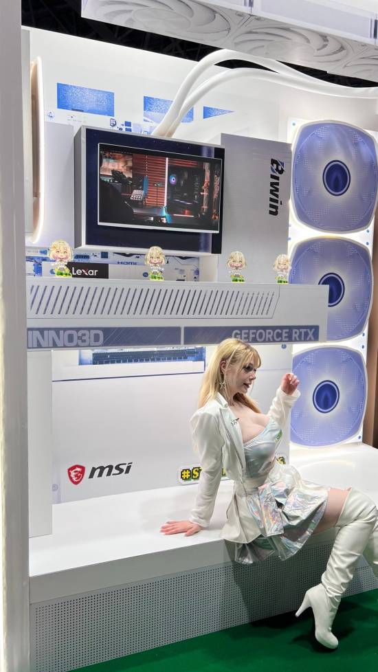 TGS2026 STORM展台嘉宾RORO登场 金发造型吸引观众拍照