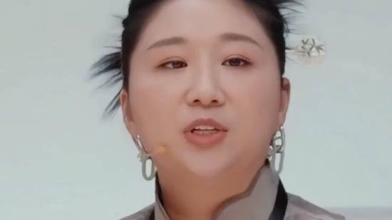 网传傅首尔代言《炉石传说》被辟谣：截图实为2025年狼人杀综艺赞助内容