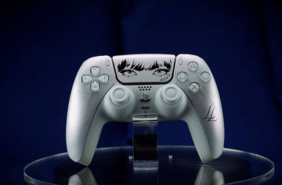PlayStation与BLACKPINK成员Lisa推出联名DualSense限量手柄，10月30日发售