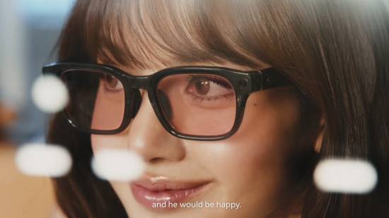 Lisa出镜Meta Glasses广告 展示实时翻译功能
