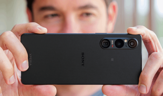 索尼Xperia 1 V手机接入Switch 2底座成功输出画面 运行《鸣潮》