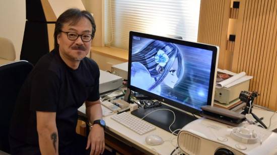 坂口博信晒与孙子合照，称英才教育从游戏开始