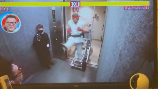 日本综艺整蛊太狠了：艺人硬吃旋风脚 真当日本人整