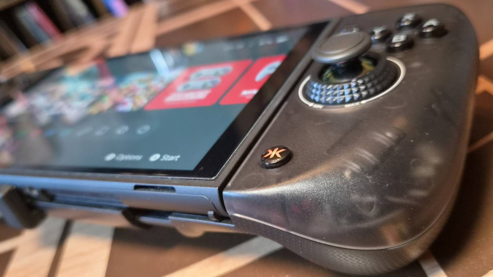 CRKD Nitro Deck 2 评测：Joy-Con 可闲置，但并非完美替代品