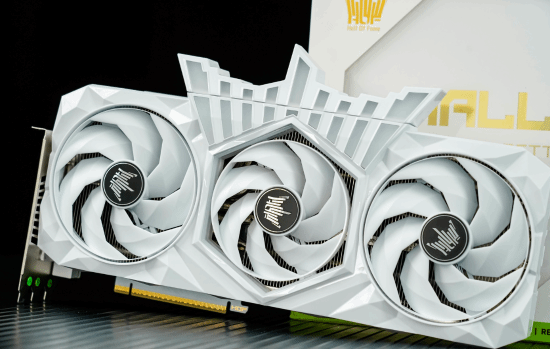 影驰推出RTX 5080 HOF EXTREME显卡 定价19999元 搭载13颗水晶装饰