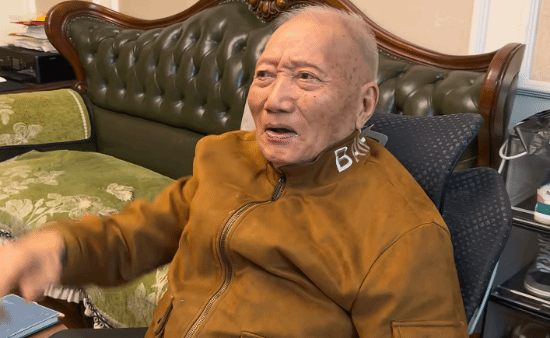 91岁吉尼斯认证最年长游戏博主杨炳林开始挑战《影之刃零》